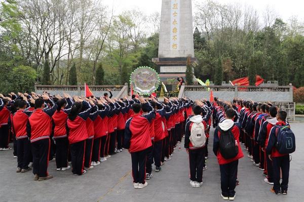 快乐游乐园女孩