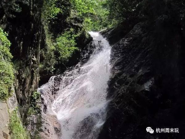 无人机海拔2300多米航拍黄山，从上帝的视角带给你不一样的震撼游戏画面